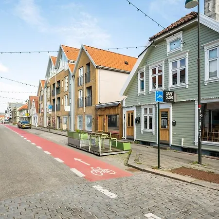 Leilighet With Two Bedrooms And Parking