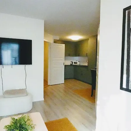 With Two Bedrooms And Parking Lägenhet Stavanger